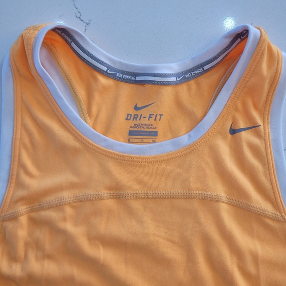Nike Dri-Fit tank-top - women's size Small - Picture 3 of 15
